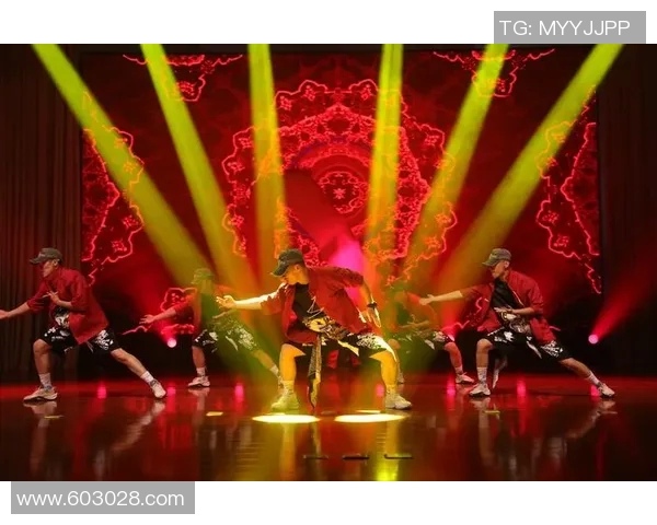 街舞盛宴:深入广州街舞队员的独特才华与个人风采探索 街舞盛宴:深入广州街舞队员的独特才华与个人风采探索