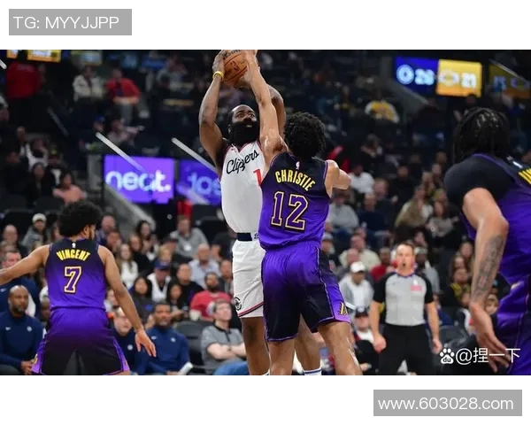 湖人对阵马刺精彩赛事直播全程回顾与分析