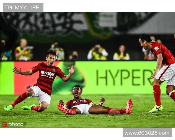 恒大与国安精彩对决录像集锦回顾赛场激烈瞬间与精彩进球时刻